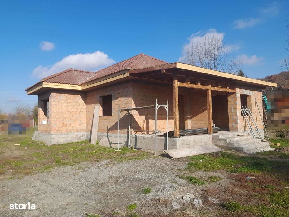 Casanoua pe un nivel de vanzare sat Gruisor com Acatari, Mures