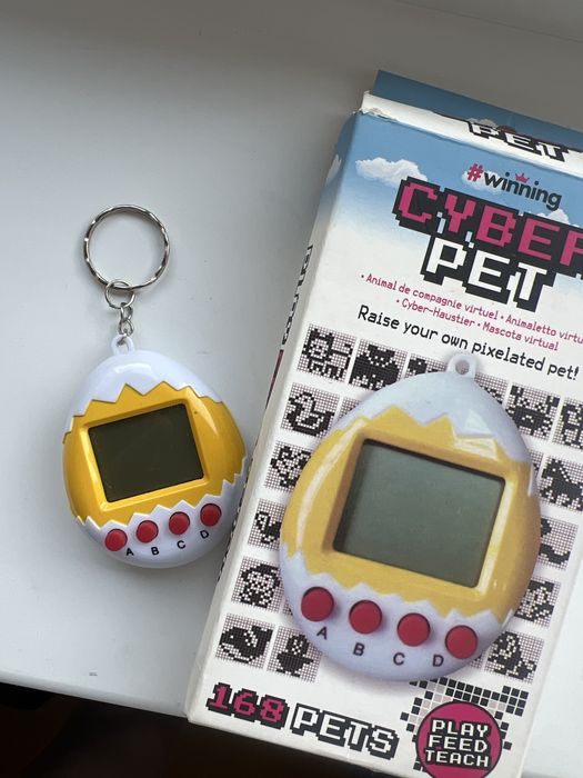 Тамагочи на брелке