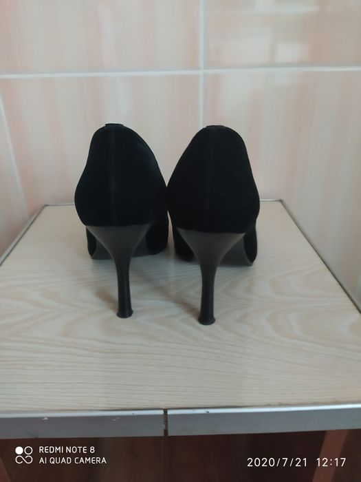 Продам туфли и праздничное платье