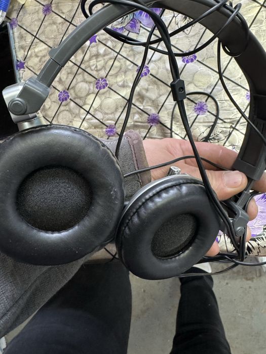 IPad +casti panasonic + statia