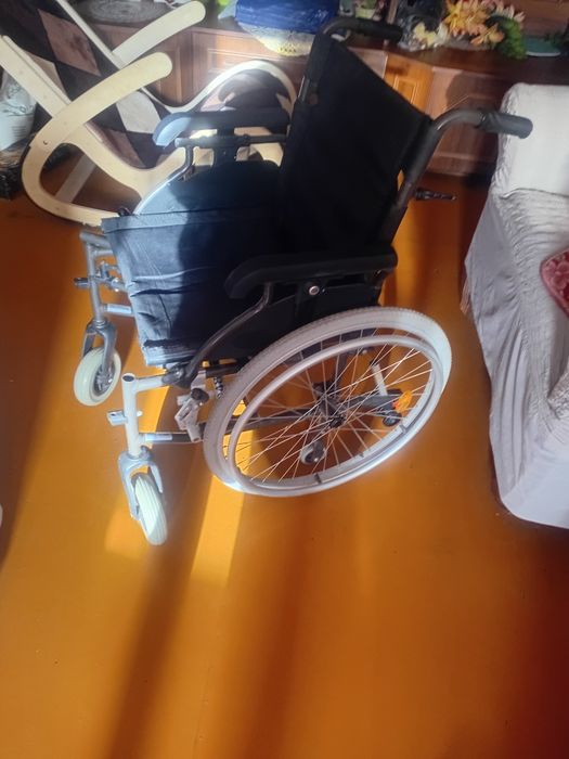 Инвалидной коляска