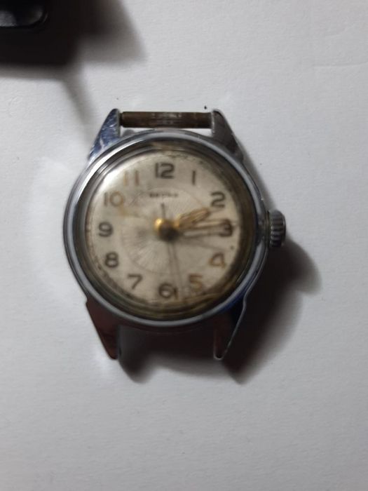 Продаются часы на запчасти