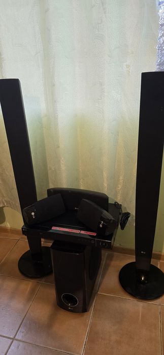 LG 5+1, DVD система за домашно кино HT503PH-DH