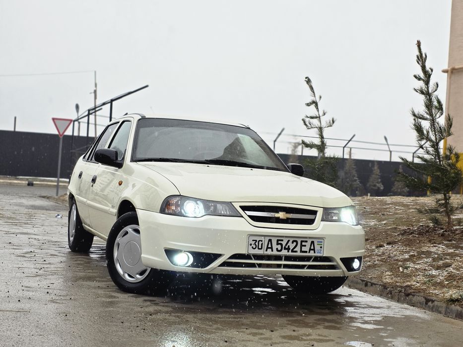 Nexia 2 sroshni sotiladi