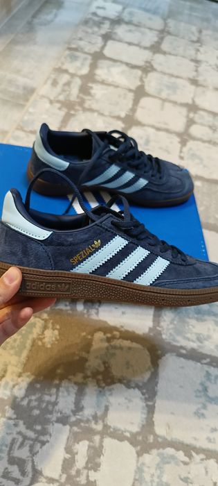 Продам кеды Adidas spezial