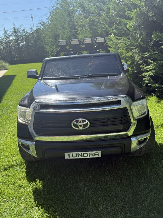 Toyota tundra masina electrica / motocicleta si tricicleta