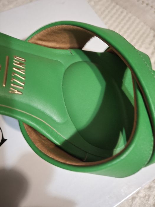 Нови сандали 35 размер