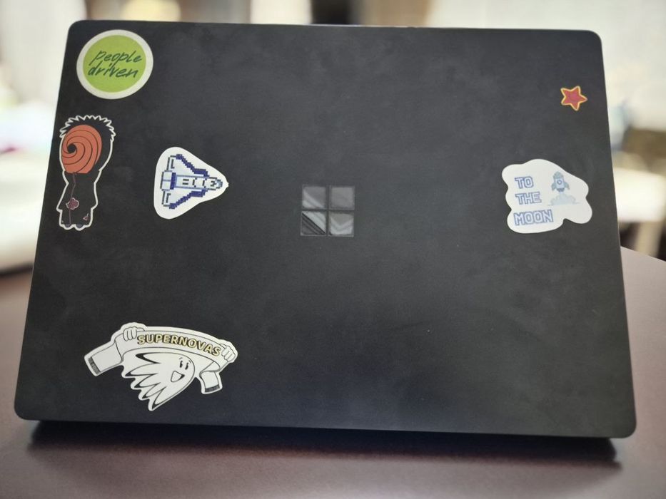 Продаётся ноутбук Microsoft Surface, мышка и кулер