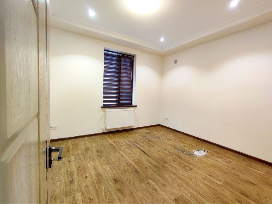 Arzonga Ofis ijaraga beriladi — Lunacharskiy 208 m² (AX)