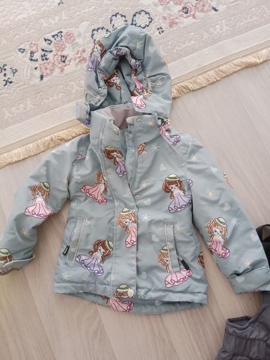 Продам детский осенний комплект. .