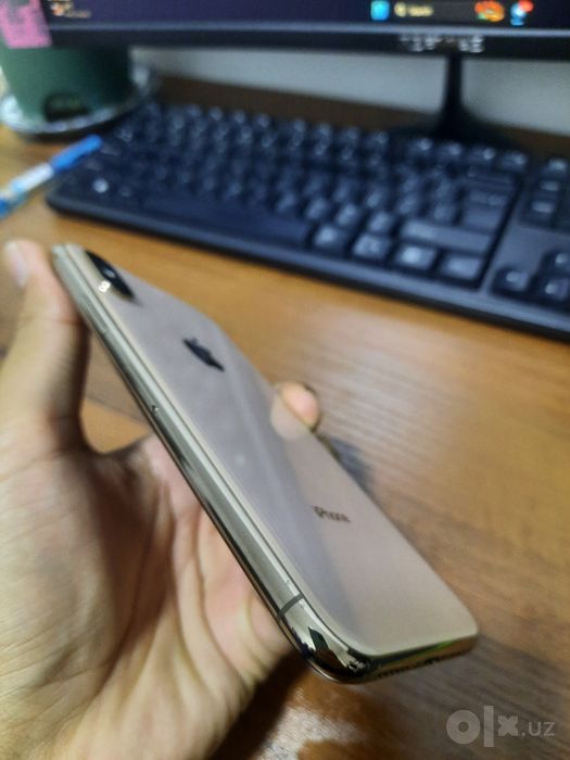 Iphone xs gold  ideal