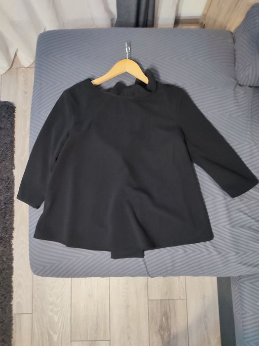 Bluza eleganta , culoare negreu , marime xs