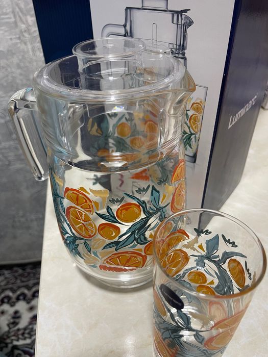 Продаю графин со стаканами