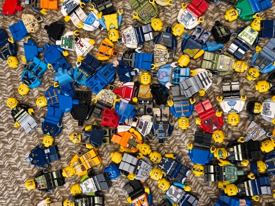 LEGO Минифигури разнообразни - ASSORTED LEGO MINIFIGURES