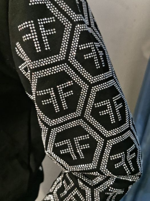 Продам черный , женский костюм