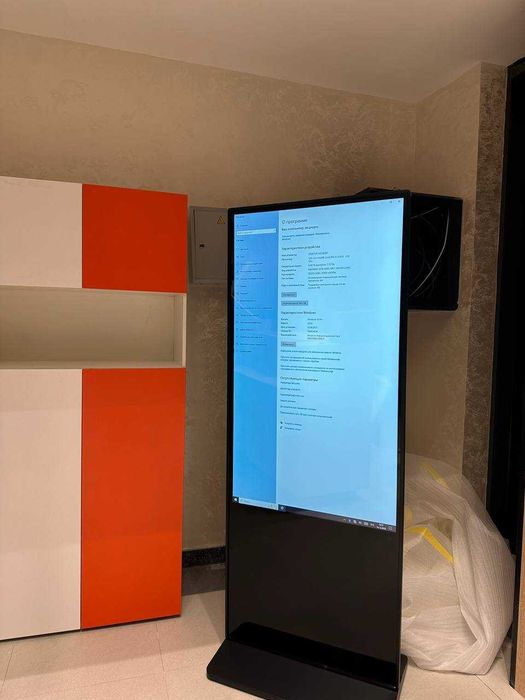 Вертикальный сенсорный инфокиоск 43 55 Windows и Android есть наличии