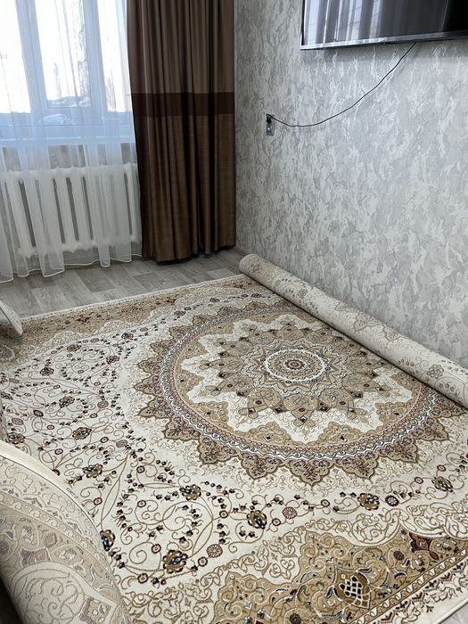 Продам ковер в зал