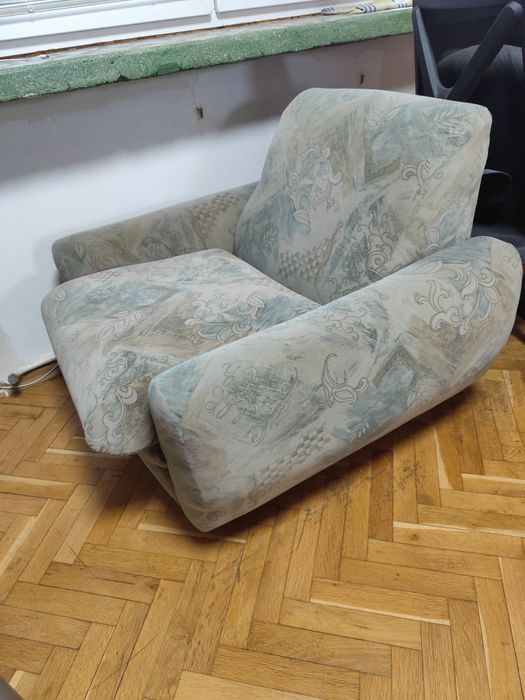 ПОДАРЯВАМ Диван , холна гарнитура , запазени топ !