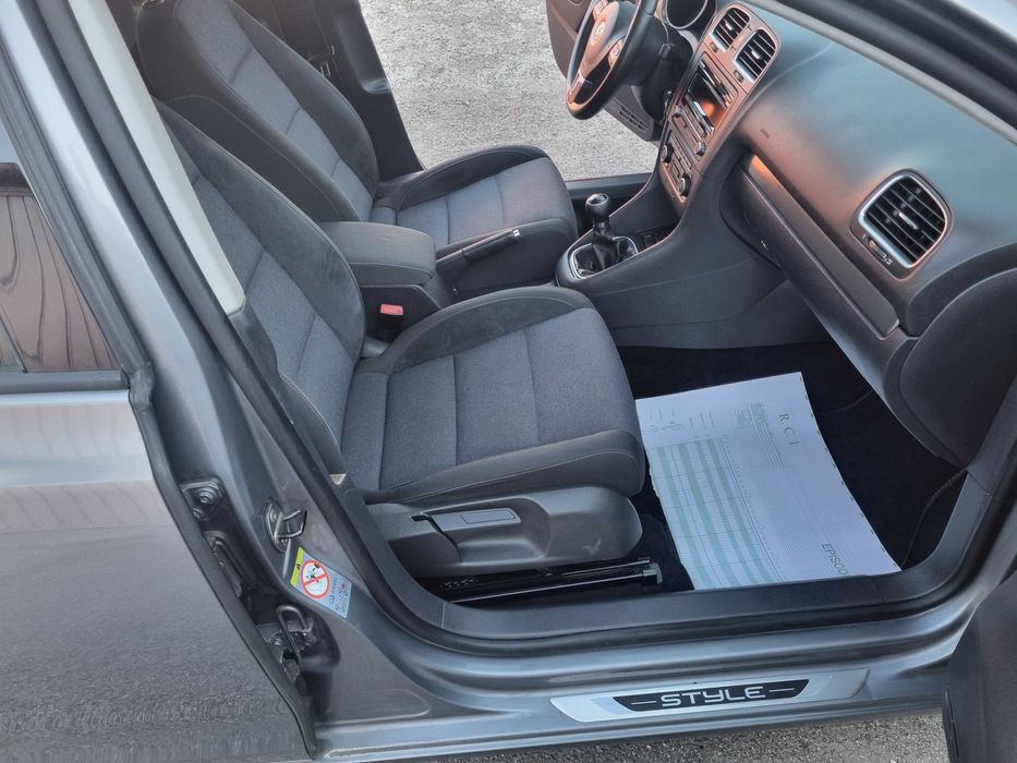 VOLKSWAGEN Golf 2012 — imagine 3
