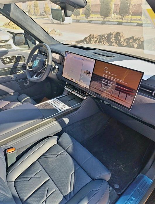 **Zeekr 9х ултра фулл
доп опция бор 
Корага салон темно синий 
70 кв б