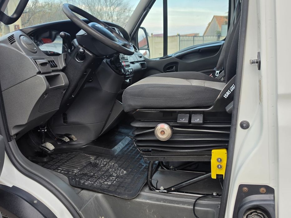 Iveco Daily  Basculabil pe 3 Parti 3.5T