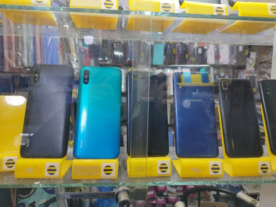 Телефоны б/у, разной ценовой категорий