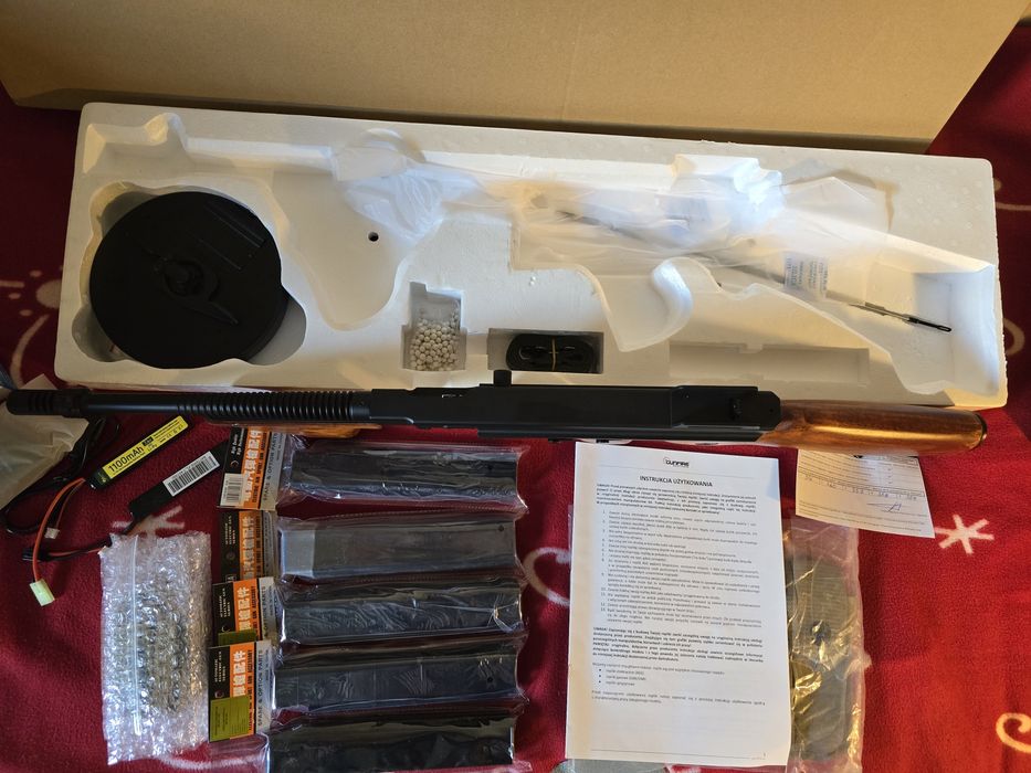 Vând Pachet Complet Airsoft Cyma CM.051 AEG(Thompson M1928) - NOU + Accesorii extra