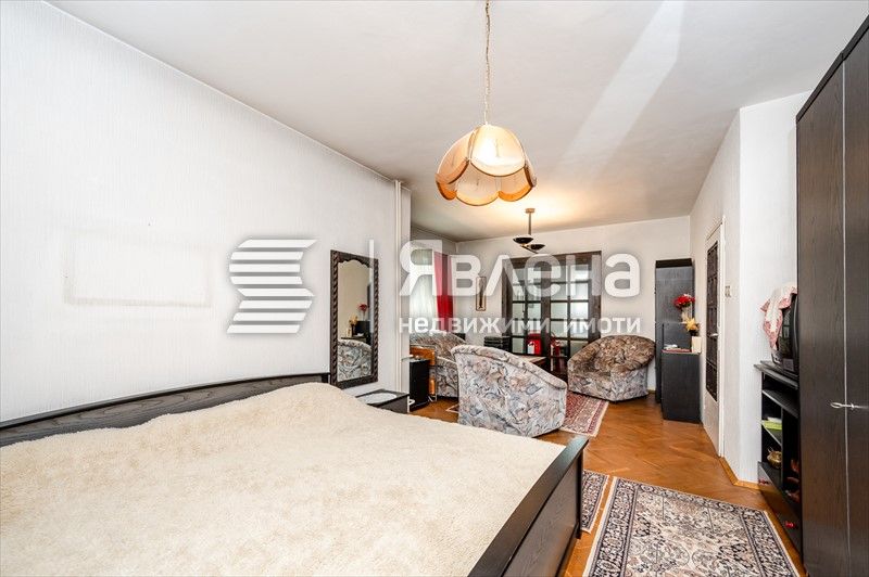 Продава се Къща в София, Гео Милев - 315 кв.м за 3172 €/кв.м - Снимка #9