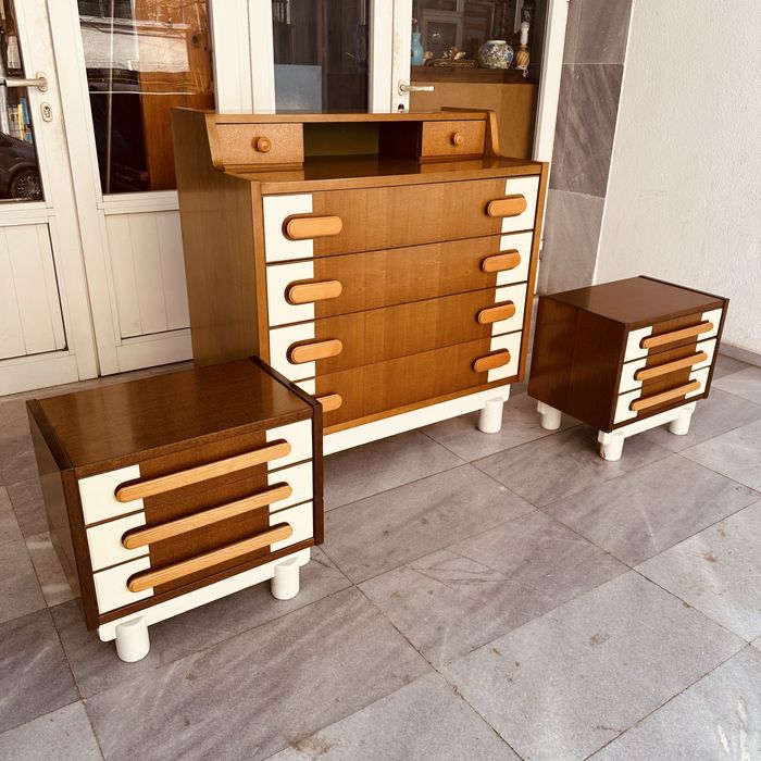 Италиански винтидж комплект – скрин + 2 нощни шкафчета (60–70-те)