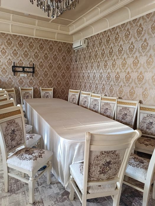 Янги стол стул сотилади.