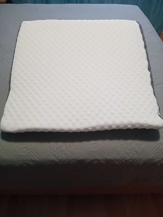 Триъгълна възглавница