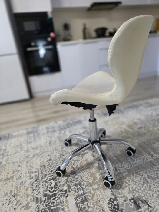 Продам кресло рабочая