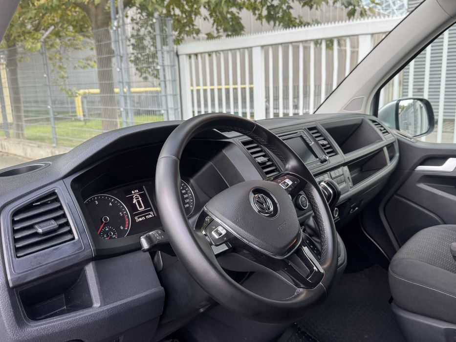 Volkswagen Caravelle 2016 204 CP DSG 8 LOCURI