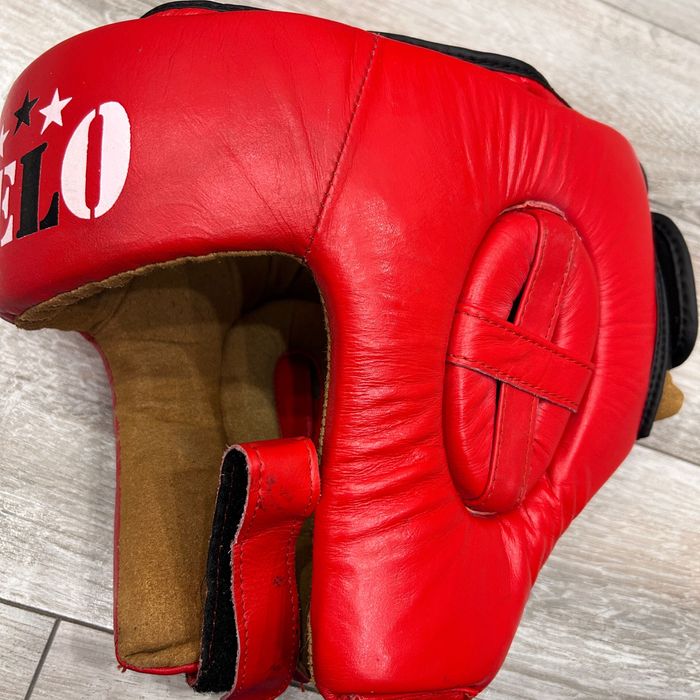 Шлем и перчатки боксерские