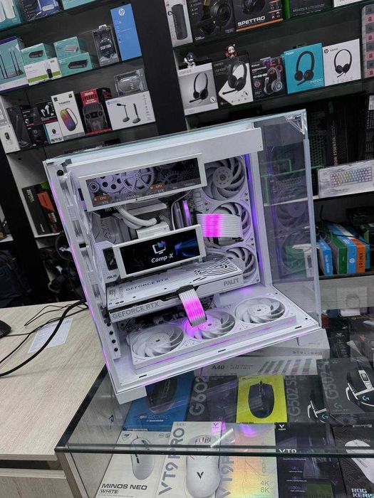 7800x3d/ X870 AYW/RTX 5070 WHITE/ FULL white case