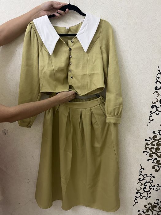 Продается пальто и платья