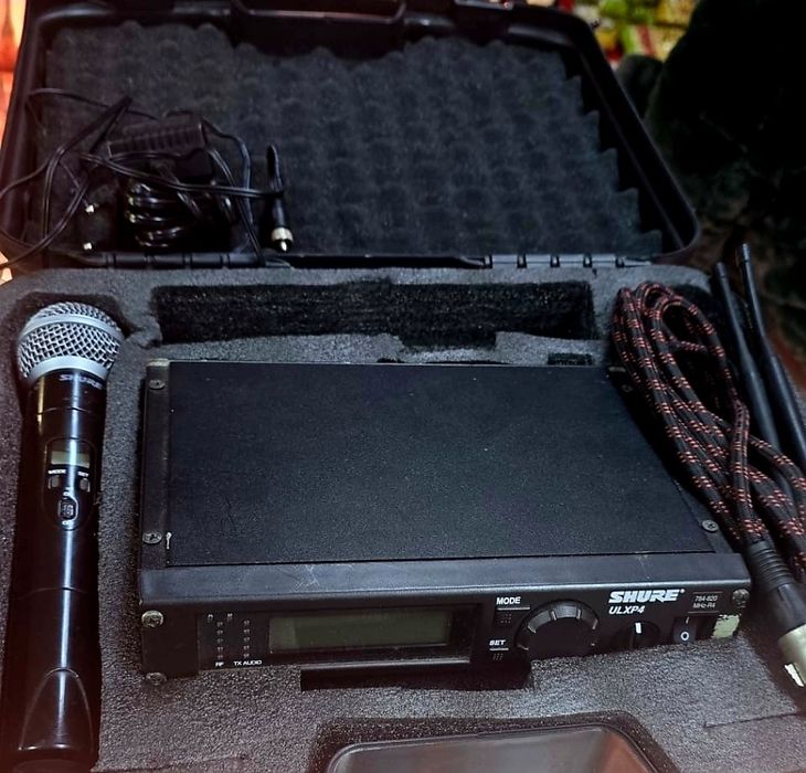 Vand Microfon ULXP4 Vand Microfon ULX sau schimb cu mixer 1600-2 cmsp