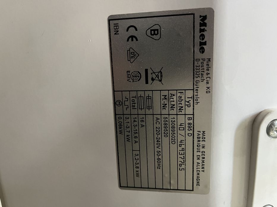 Гладачна машина MIELE B895D