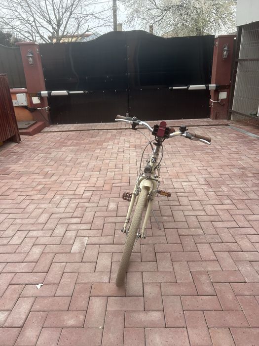 Bicicletă B’Twin (alb cu roz)