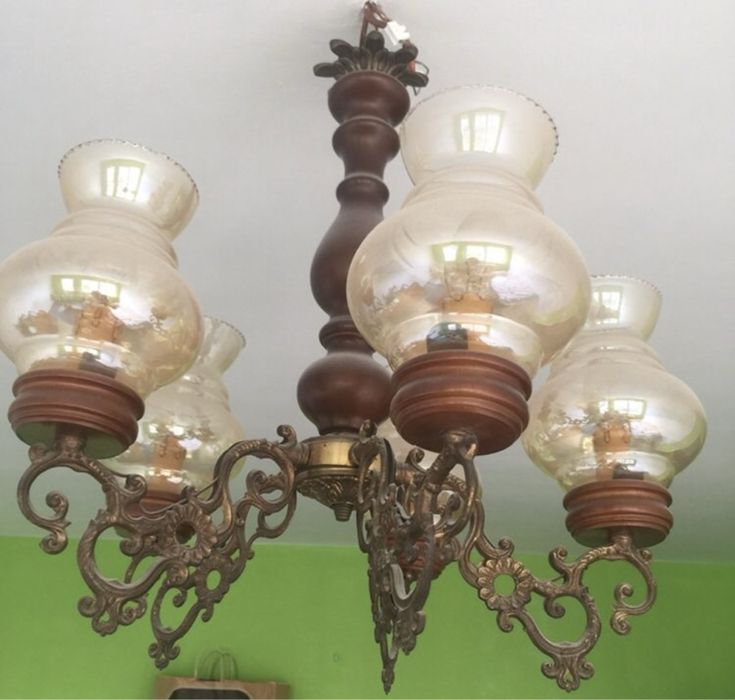 Candelabru vechi din bronz , lemn de stejar si sticla