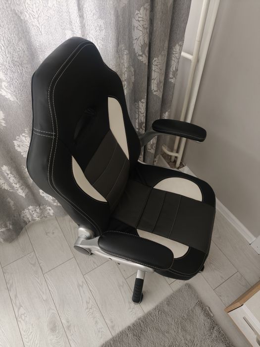 Офис кожен стол запазен