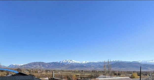 Srochna Oqtoshda hi tech karopka dacha sotiladi