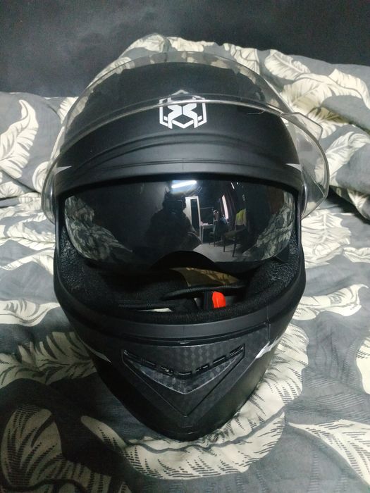 Мотошлем новый продаю
