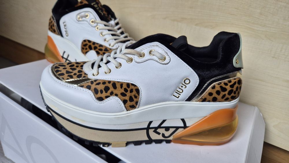 Liu Jo оригинални сникърси маратонки
Сникърси Air Maxi 2B BF1121 PX18