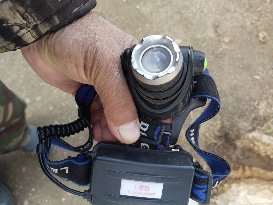 Фонарик налобный,новый