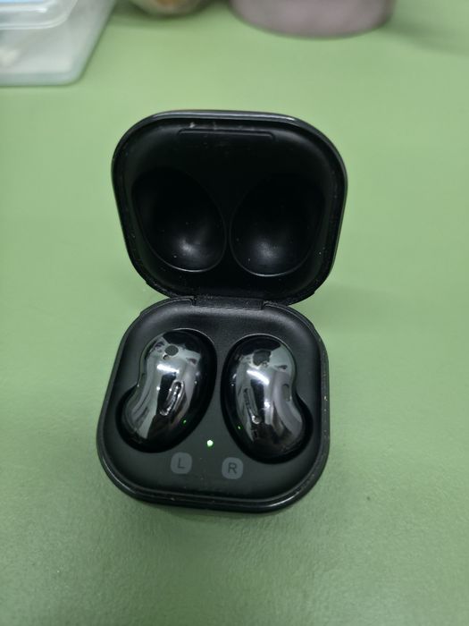 Samsung galaxy buds live