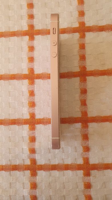 Iphone  5  SE. roze