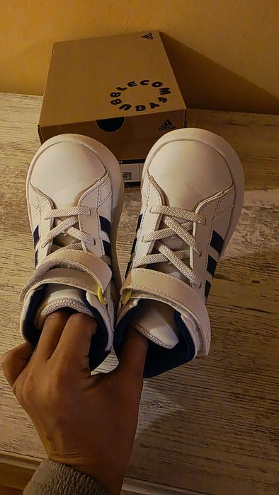 Incaltaminte adidas 25