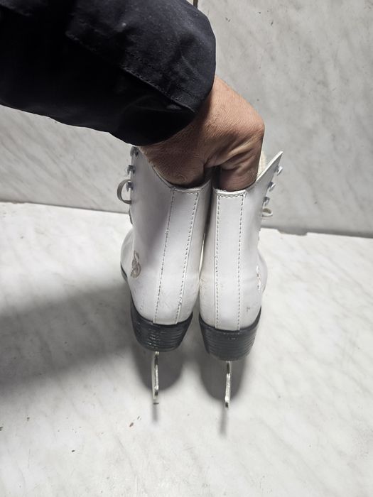 Patine 2038 gheata patinaj artistic  CCM marime eu 30  ( 19,5  cm)