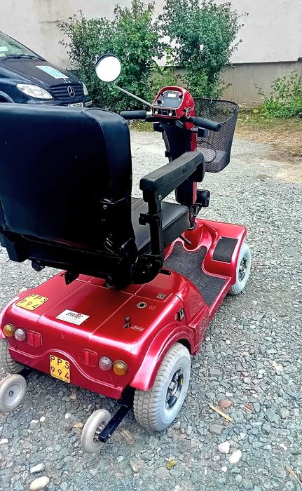 Scuter Carut electric pentru persoane cu dizabilități handicap